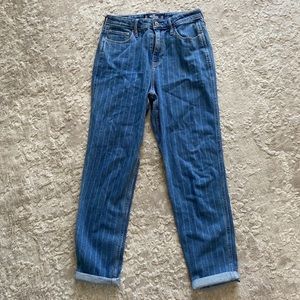 Hollister mom jeans!